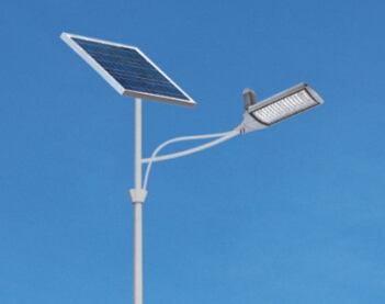 華可：太陽(yáng)能路燈蓄電池應(yīng)如何維護(hù)？