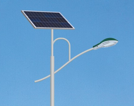鋰電池太陽能路燈有哪些優(yōu)勢吸引大眾的眼球？